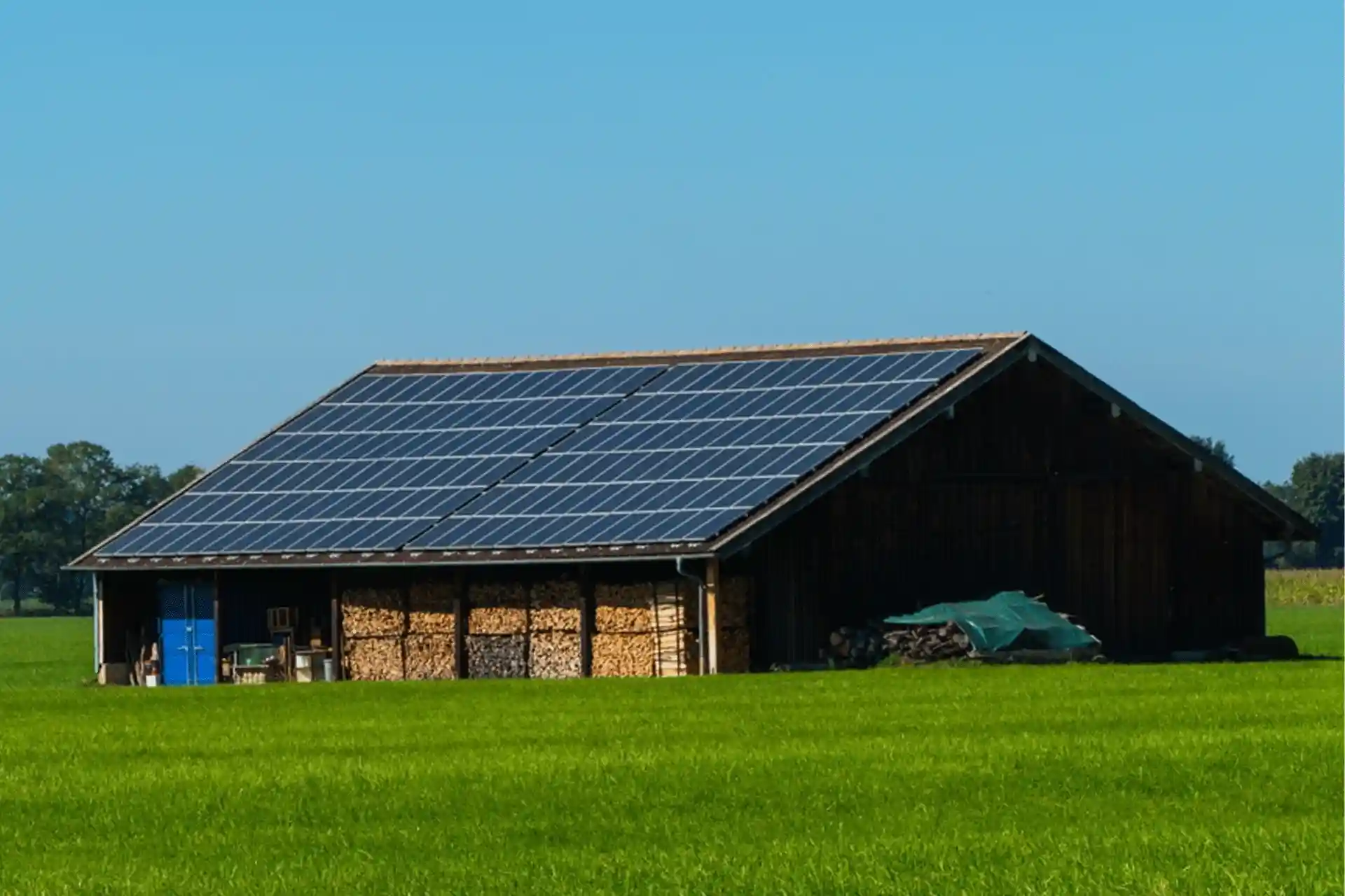 Cultivating Clean Energy and Agricultural Resilience: Farmhouse Solar Panel Installation for Sustainable Farming Futures